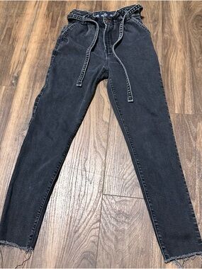 Hollister Women’s Black Paper Bag High Rise Mom Jeans 23x27 00R